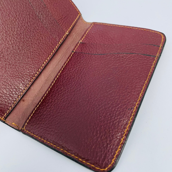 Slim Leather Wallet for Men – RFID Protection & Classic Style