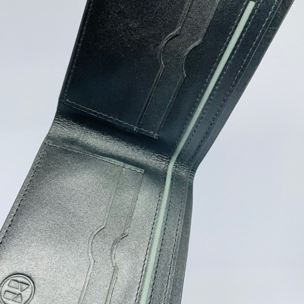 RFID Security Wallet for Men – Slim, Anti-Theft, Travel Ready