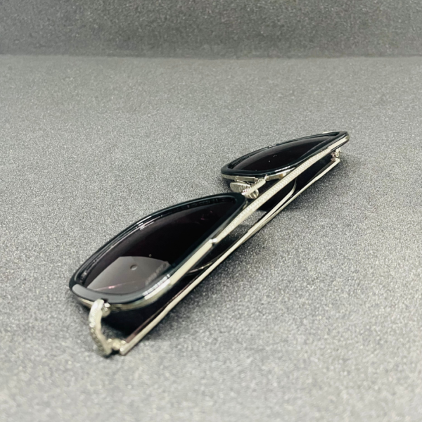 durable-stylish-glasses-oval-face.jpg Durable stylish glasses for oval face