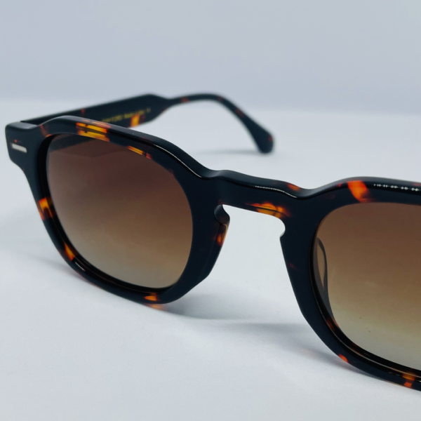 Luxury eyewear Tom Ford sunglasses trendy style