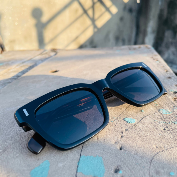 Scratch-resistant stylish sunglasses