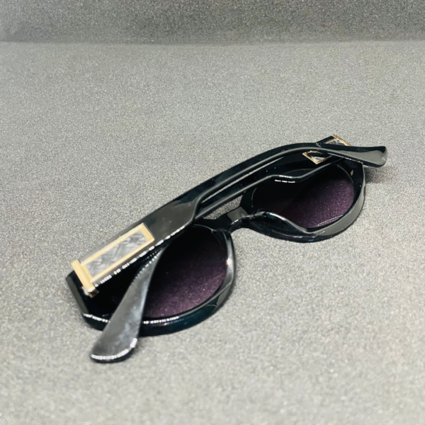 Scratch-resistant sunglasses for women