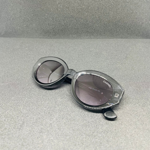 Trendy UV protection eyewear for women