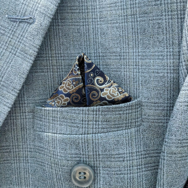 Smooth fabric pocket square detail polyester