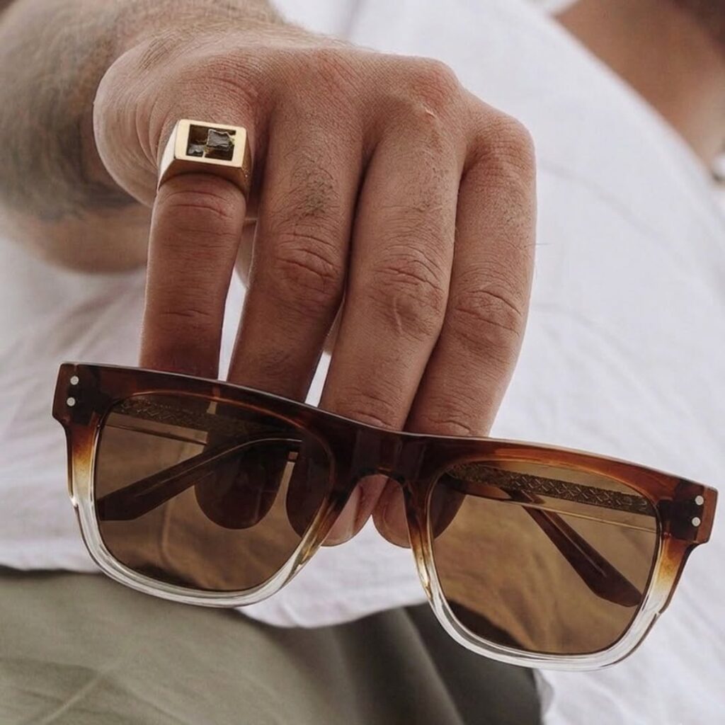 Polarized square sunglasses with UV400 protection