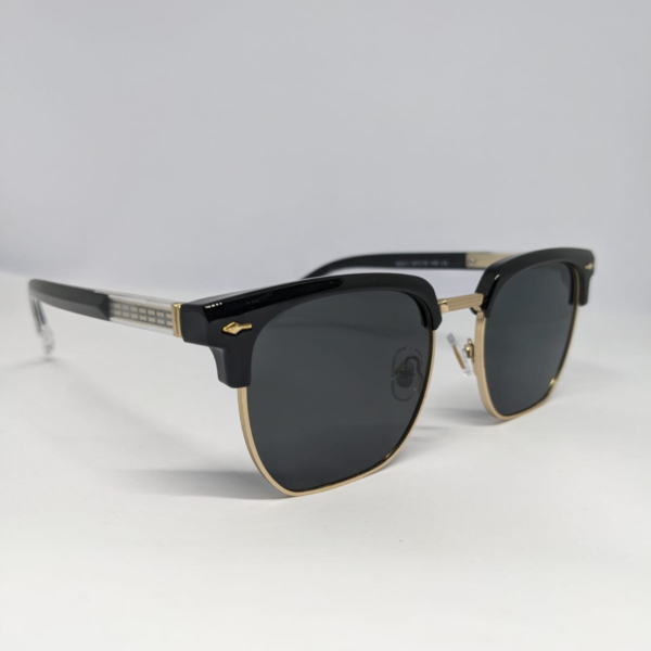 Stylish sunglasses side profile lightweight frame