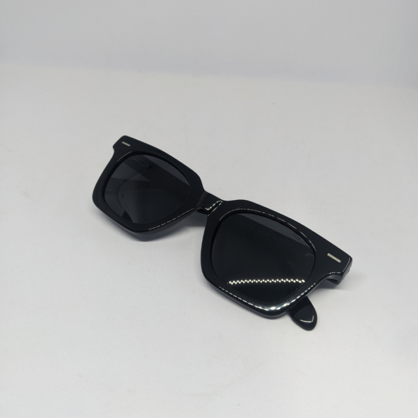Polarized sunglasses folded compact design