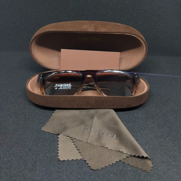 stylish eyewear storage box design