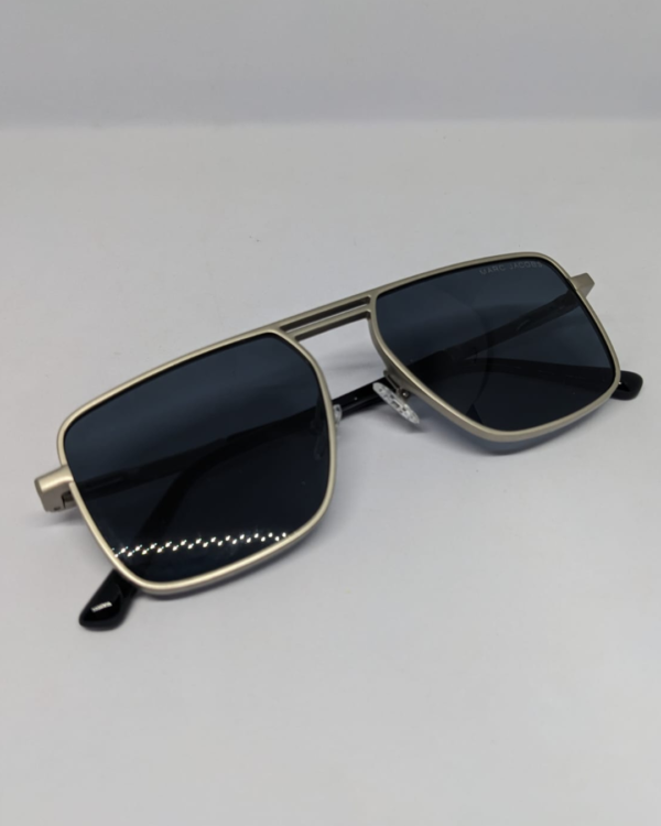 MIGNON FB (1) Square navigator sunglasses silver frame side view