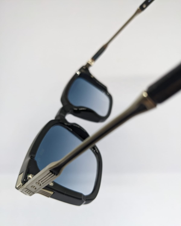 MIGNON FB Square frame acetate sunglasses with blue gradient lens close up