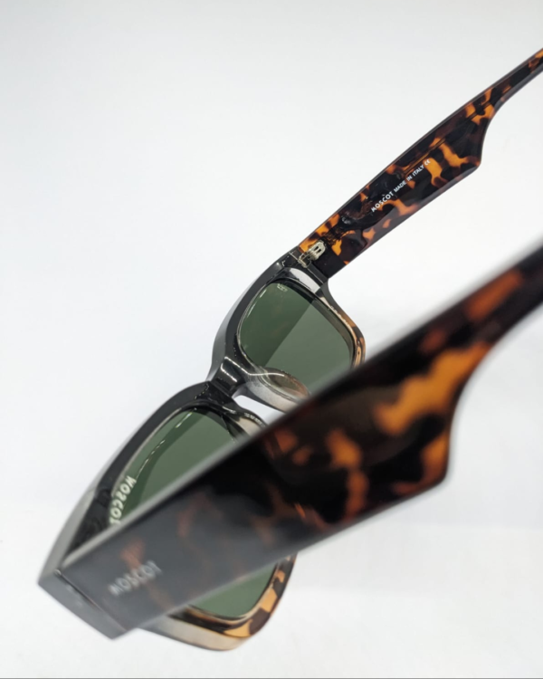 MIGNON FB Tortoiseshell square sunglasses with green tinted lens, side view showing temple arm