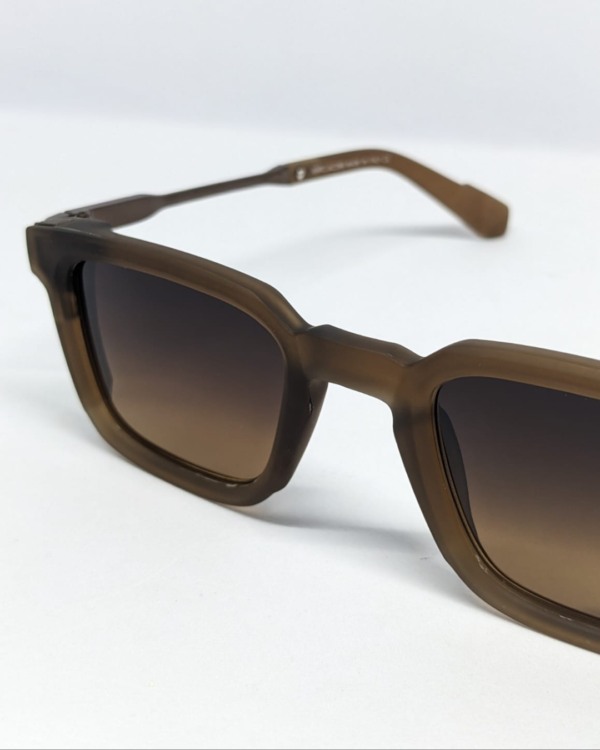 MIGNON FB (11) Square wayfarer sunglasses matte brown acetate frame front view