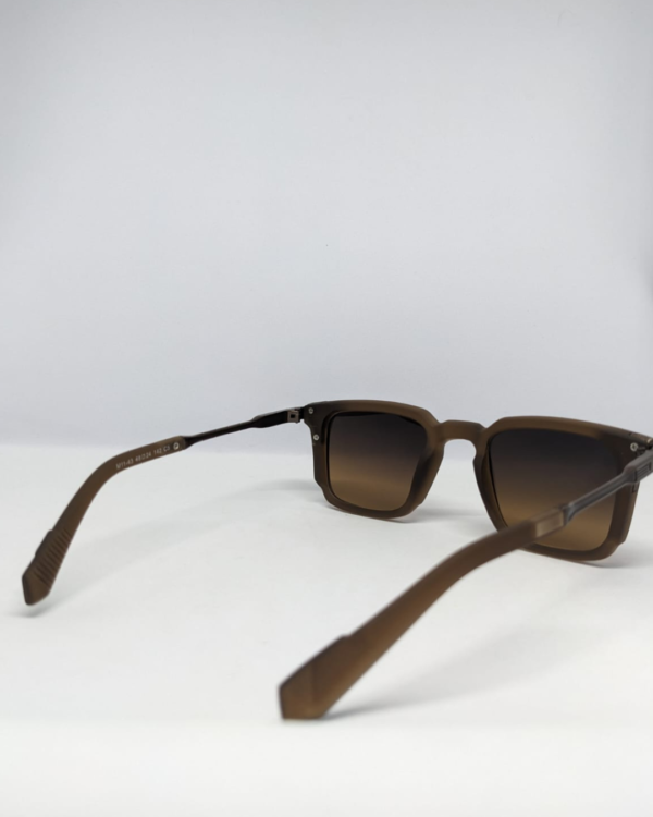 MIGNON FB (14) Square frame sunglasses back view with gradient brown lens and metal temple arms