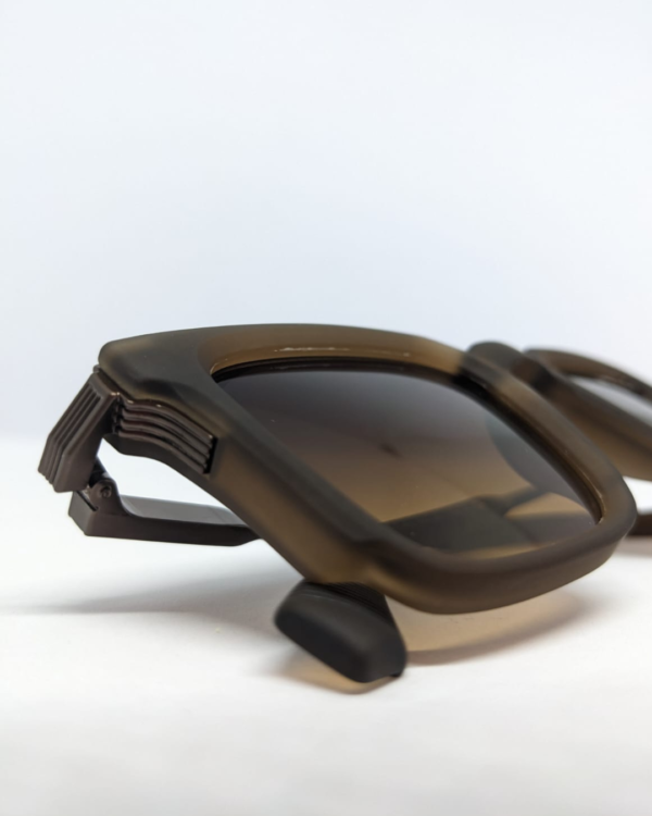 MIGNON FB (16) Square wayfarer sunglasses matte brown frame close up