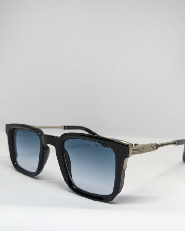 MIGNON FB (7) Square frame acetate sunglasses with blue gradient lens side view