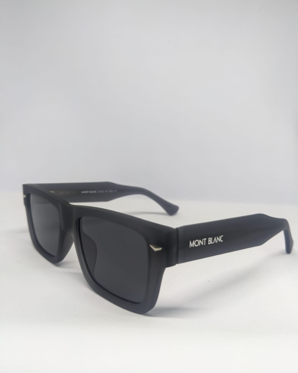 Urban style square sunglasses for men, matte black frame BD